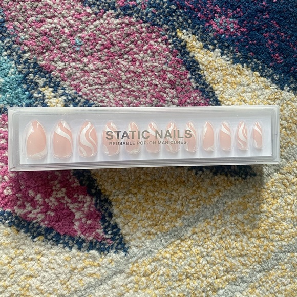 Static Nails - Picture 2 of 3